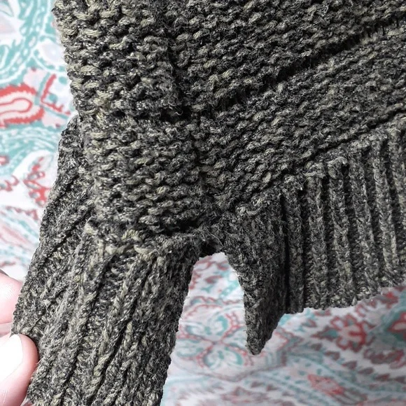 NWOT Apt 9 Olive Green Sweater, Size S - Picture 6 of 8